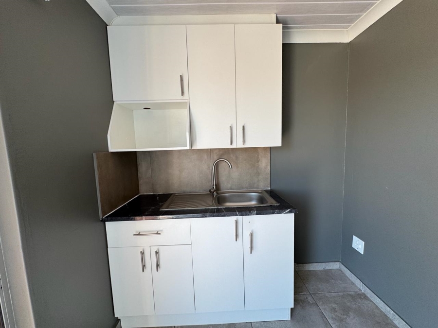 To Let 1 Bedroom Property for Rent in Forest Heights Western Cape